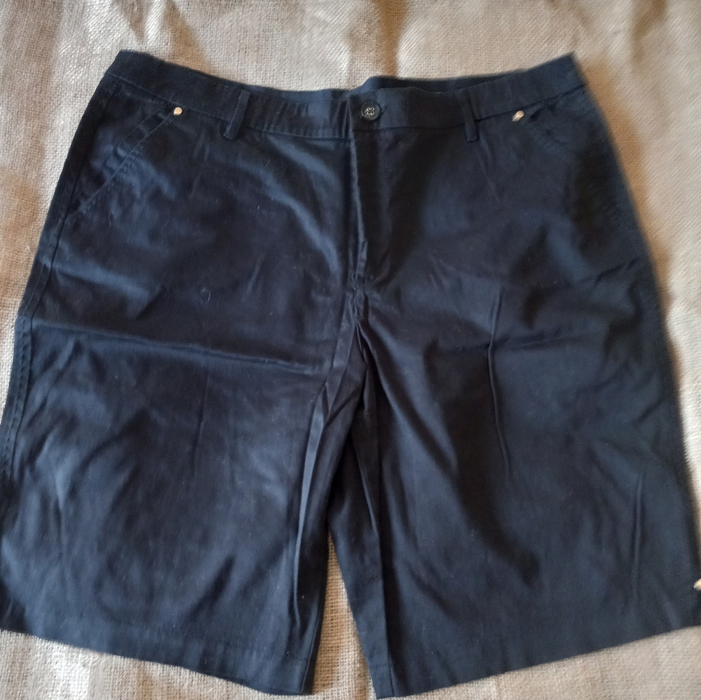 Intro. Black Womens Bermuda Stretch Shorts